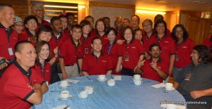 AHLI-ahli persidangan tidak melepaskan peluang bergambar bersama Ketua Menteri pada Citizen Journalists Conference yang berlangsung di Hotel Royal baru-baru ini