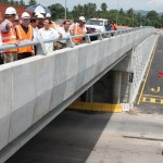 CUACA panas terik tidak pernah menghalang Lim Guan Eng dan barisan Ahli Dewan Undangan Negeri serta Exco-exco untuk mengadakan lawatan ke jalan baru di Bukit Mertajam. 