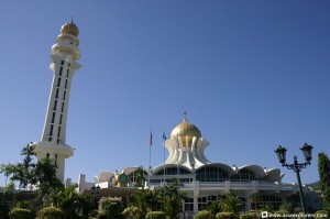 PERUNTUKAN membina dan membaik pulih masjid serta surau turut disediakan oleh Kerajaan Negeri setiap tahun.