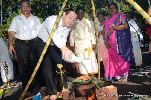 320984_560980730598699_1596935928_n