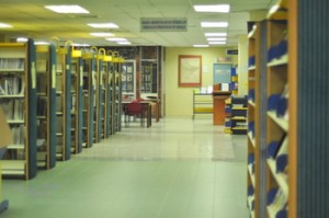 KEMAS dan bersih menjadi asas utama perpustakaan pusat Seberang Jaya.