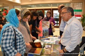 SEBAHAGIAN pengunjung yang hadir memeriahkan penganjuran ‘Persian Cultural Night’ yang julung kali diadakan di sini baru-baru ini.