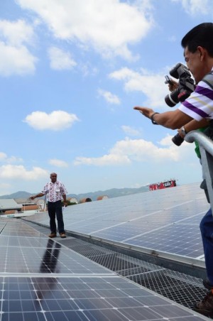 BUMBUNG Bosch dilengkapi dengan 2,300 modul fotovolta.