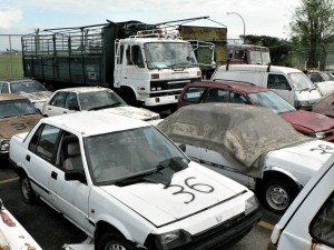 SEBAHAGIAN kenderaan yang telah dirampas dan bakal dilelong di Depo Rampasan Permatang Tengah.