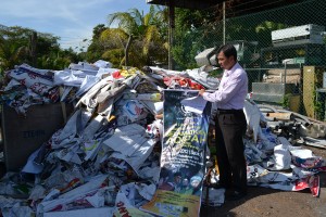 AHLI Majlis MPSP, Soon Lip Chee menunjukkan lambakan sepanduk dan banting haram yang berjaya diturunkan meliputi seluruh kawasan Seberang Perai.