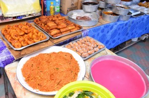 PELBAGAI jenis kuih yang dihasilkan. 