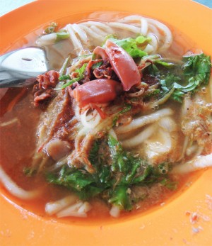 LAKSA Sotong Kampung Selamat yang amat popular. 