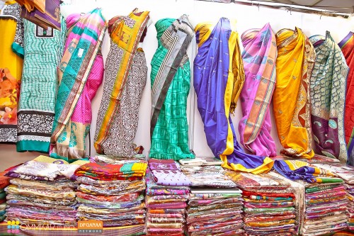 வண்ணமயமான சேலைகள்