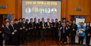 垄尾区州议员杨顺兴出席由马来西亚国际青年商会举办的2016年度马来西亚十大杰出青年奖新闻发布会。