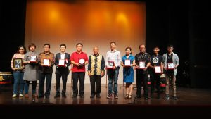 槟州首长政治秘书黄汉伟为第二十八届伊美可杯北马中学戏剧比赛《为戏争锋，为剧坚守》主持开幕。