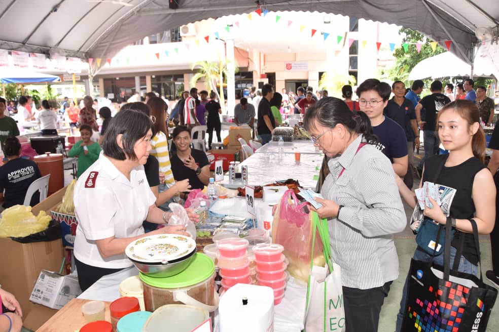 Strong Support For Salvation Army Fundraising Event Buletin Mutiara