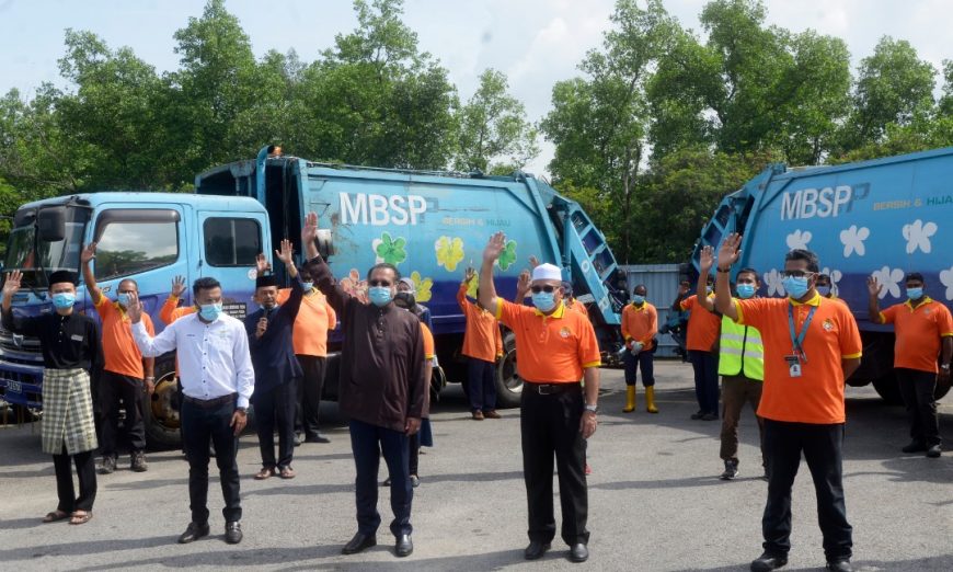 Menjelang Aidilfitri, 'Wira Oren' angkut sampah sehingga ...