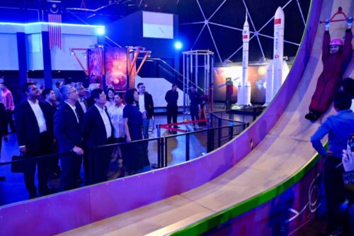 received 398850872946433