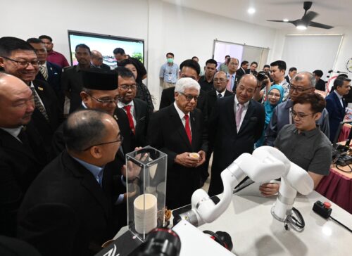 0b220b2b 70f8 4eef 9a17 b30315475c64