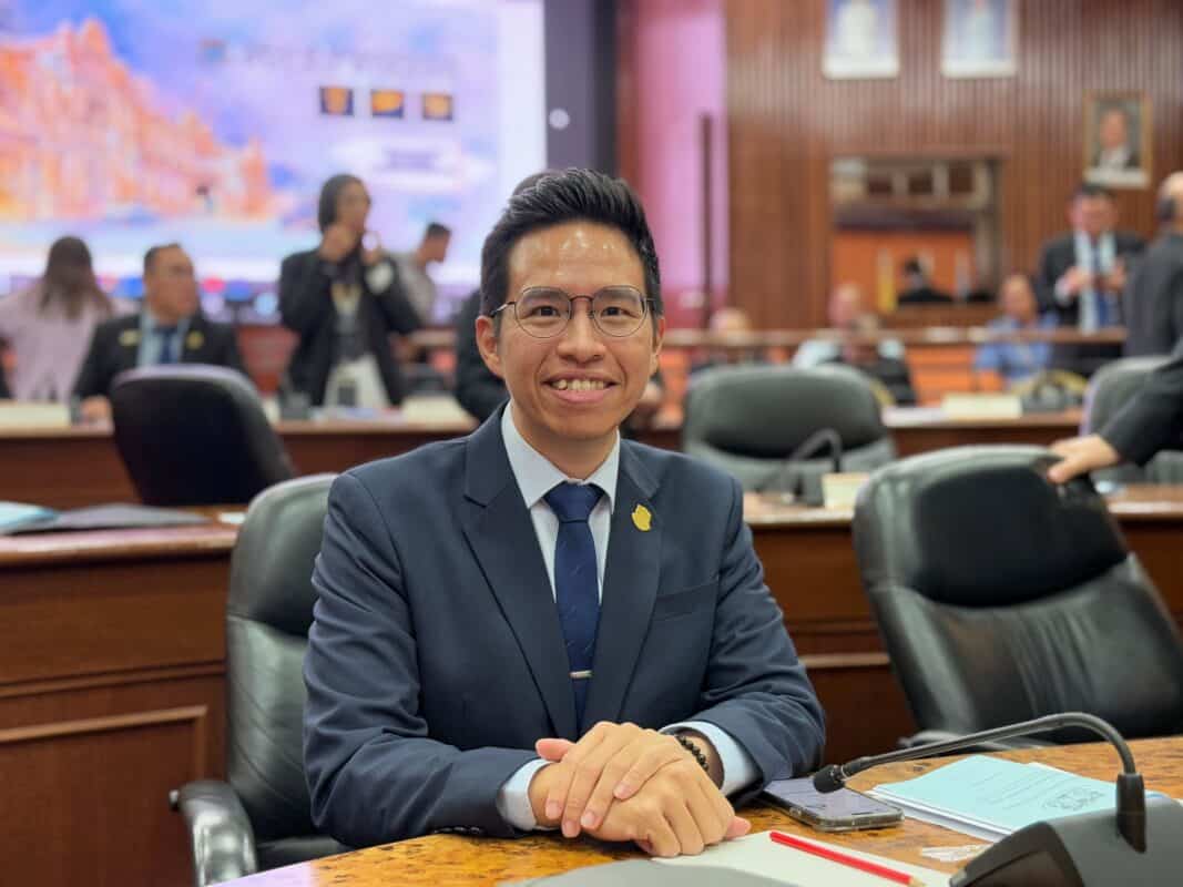 吁槟岛市厅授予执照组权力洪明泉: 直接罚款无牌商贩加强执法| Buletin Mutiara