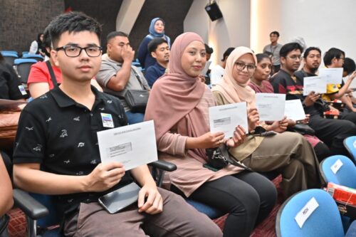 16ab1203 f9f9 42e1 af48 80453e79176b