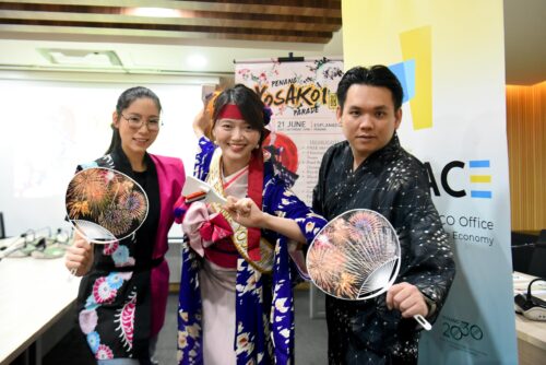 1e818ad7 8940 43c1 af5b b2feefca7a59