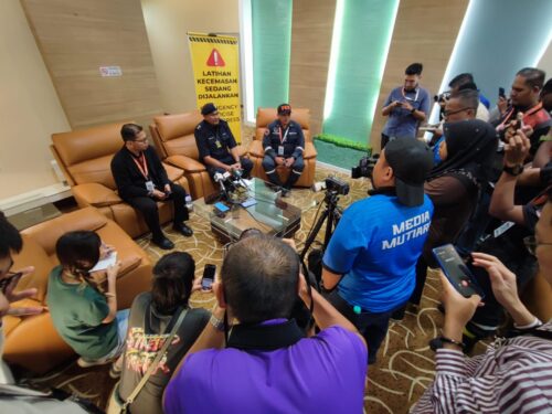 70ecb4cc 3e50 4b2e b646 df024bcc033d