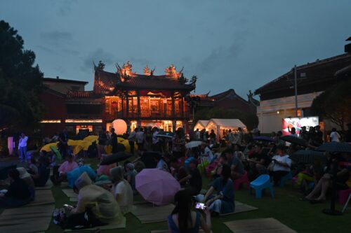 8d76c648 2f03 4b12 99e8 ef77b57e54e4