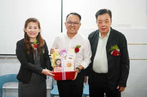 9f9cd0e0 82b6 433e 8256 b0456fd82484