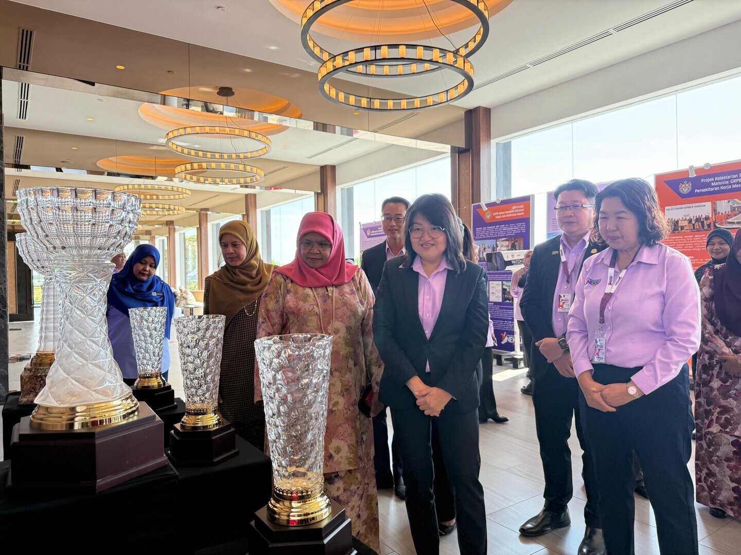 291bab5a 0282 4a2d acca d3faa973fe88