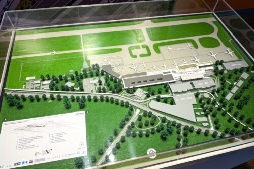 2b5eb566 f45a 433d af75 15ef670f793d