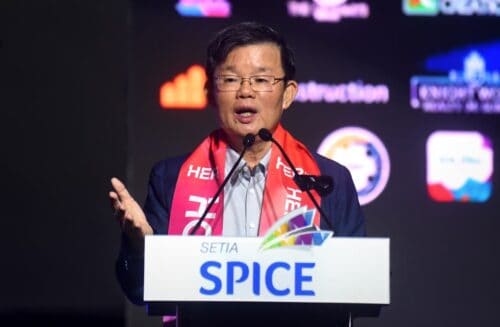 b740cc33 ff15 4536 8142 99600228bc96