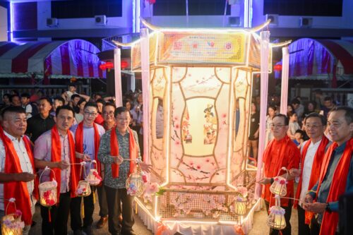 b7bdf678 8d6e 4b3b a893 e64f5e2cb92d