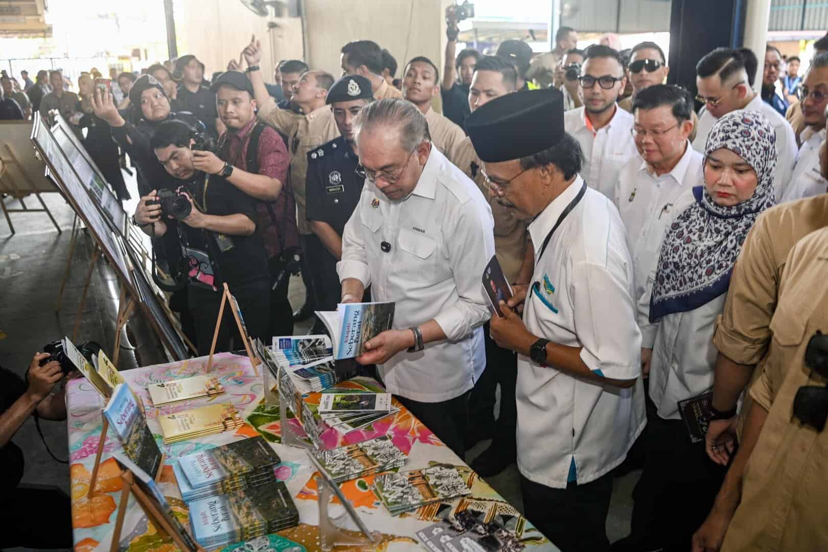 1d100cc0 d915 4323 a620 f31531ffadbc