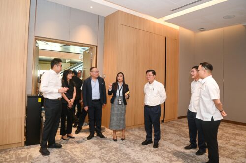 8555def5 61b0 47c3 86e8 3180b4e956c6