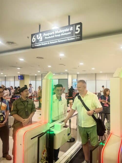 9fc3c4c2 239e 4993 af7e b4a249a449a7