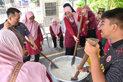 69e49e6e 60d3 48c8 a5e3 d0e8d21d92fc